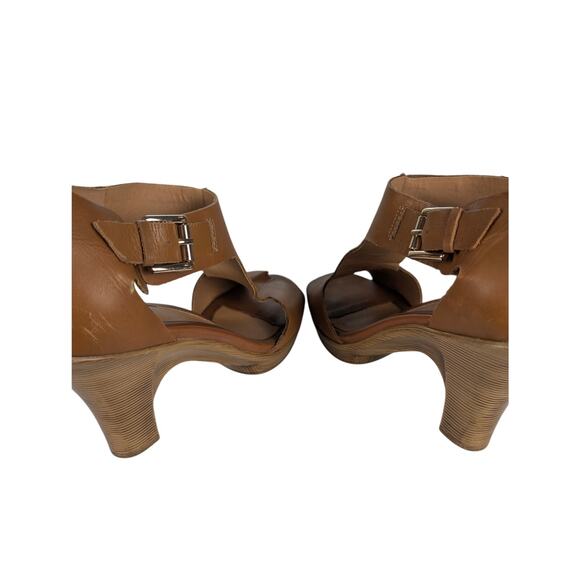 Sofft Women's Dabney Tan Leather T-Strap Cutout Sides Boho Block Heel Sandals 10 - Picture 4 of 9